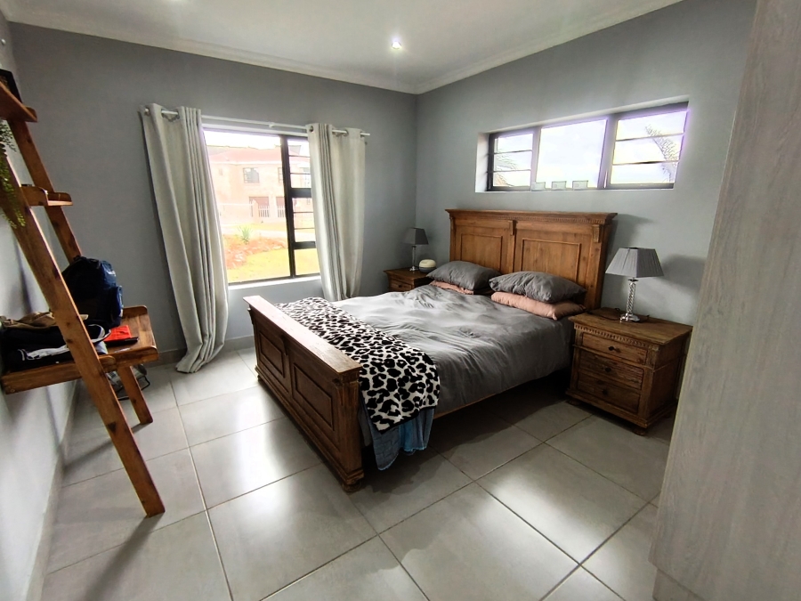 4 Bedroom Property for Sale in Wavecrest Eastern Cape
